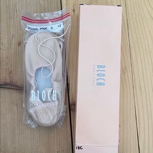 Bloch Soft Pink Ballet Shoes Slippers Girls size 12